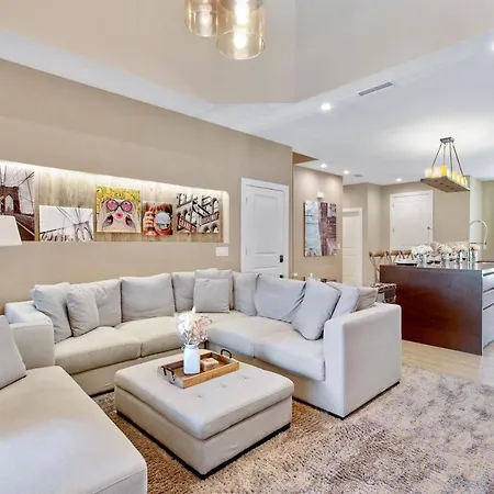 Beautiful Townhome Magic Village 1,5 Mile To Dis